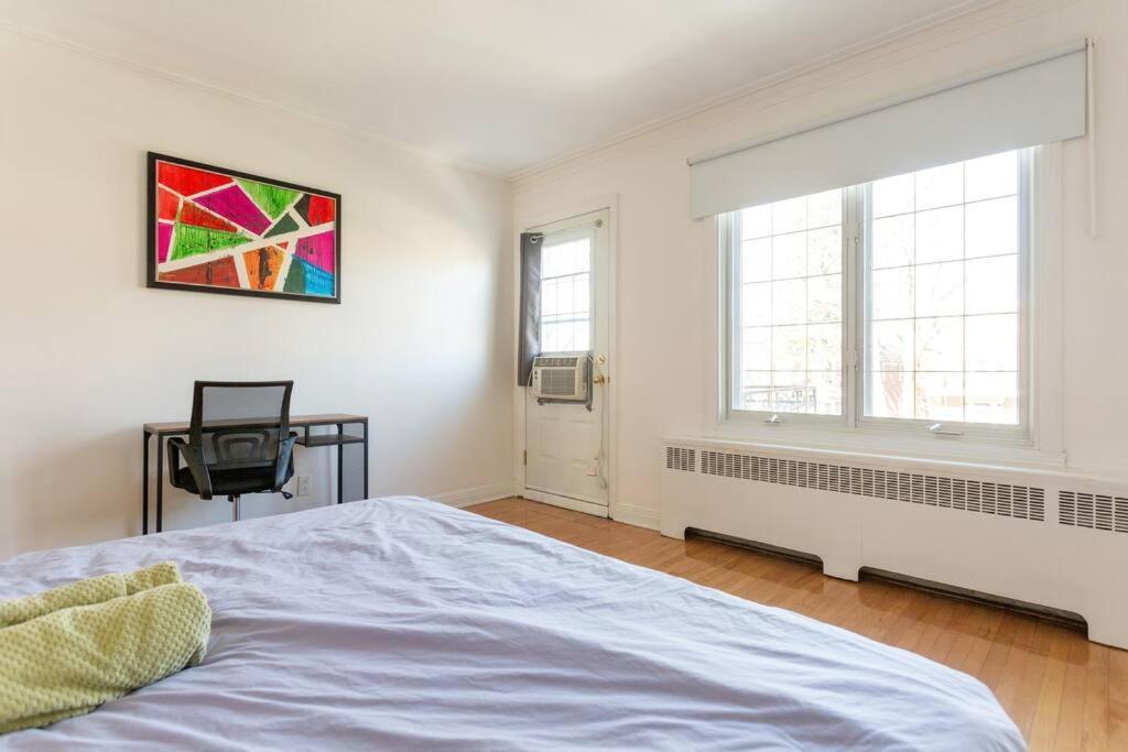 Free Parking, Beautiful 4 1/2- 2 Bedroom Apartment Montreal Exterior photo