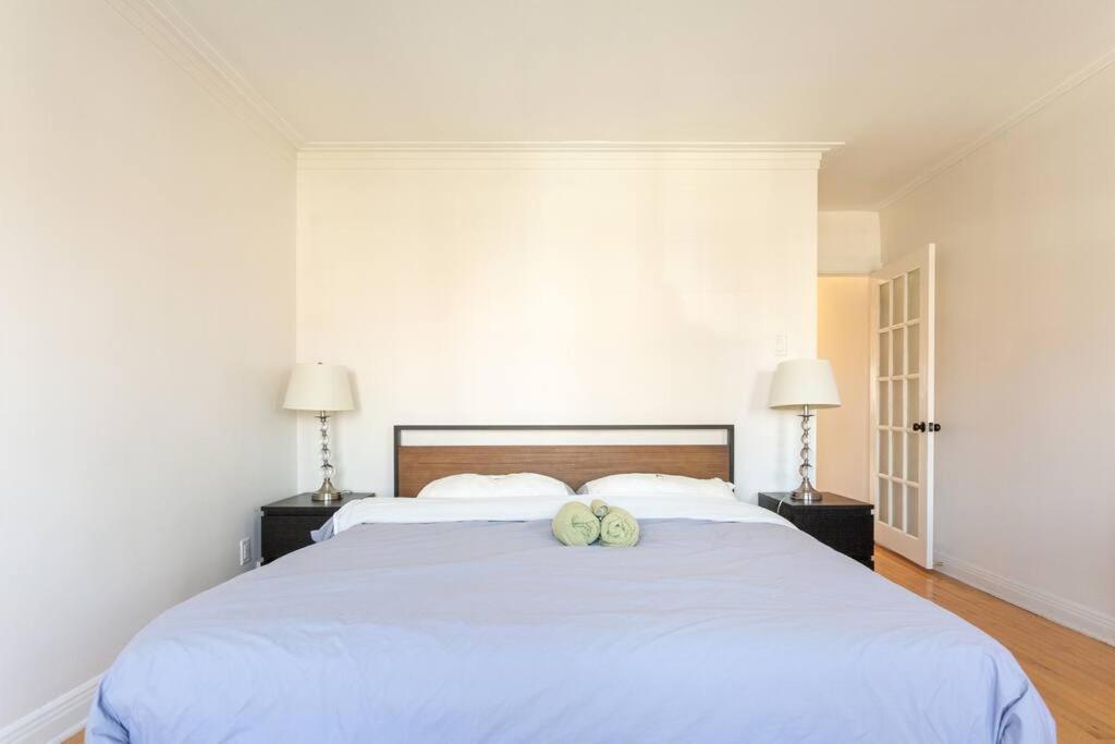 Free Parking, Beautiful 4 1/2- 2 Bedroom Apartment Montreal Exterior photo